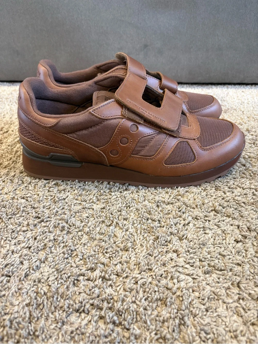 Saucony engineered garments shadow original Velcro